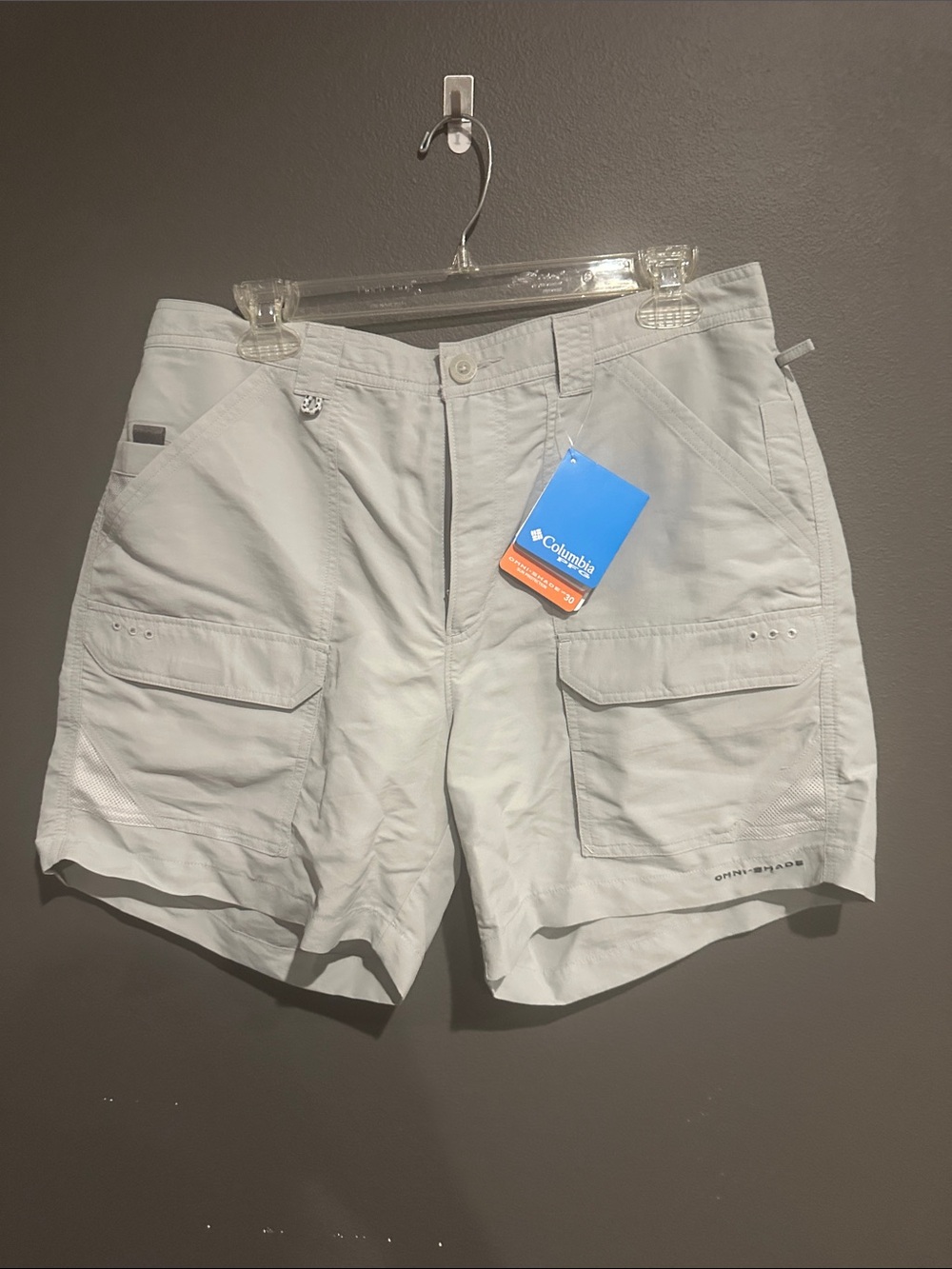 Columbia Men’s Light Gray Cargo Shorts